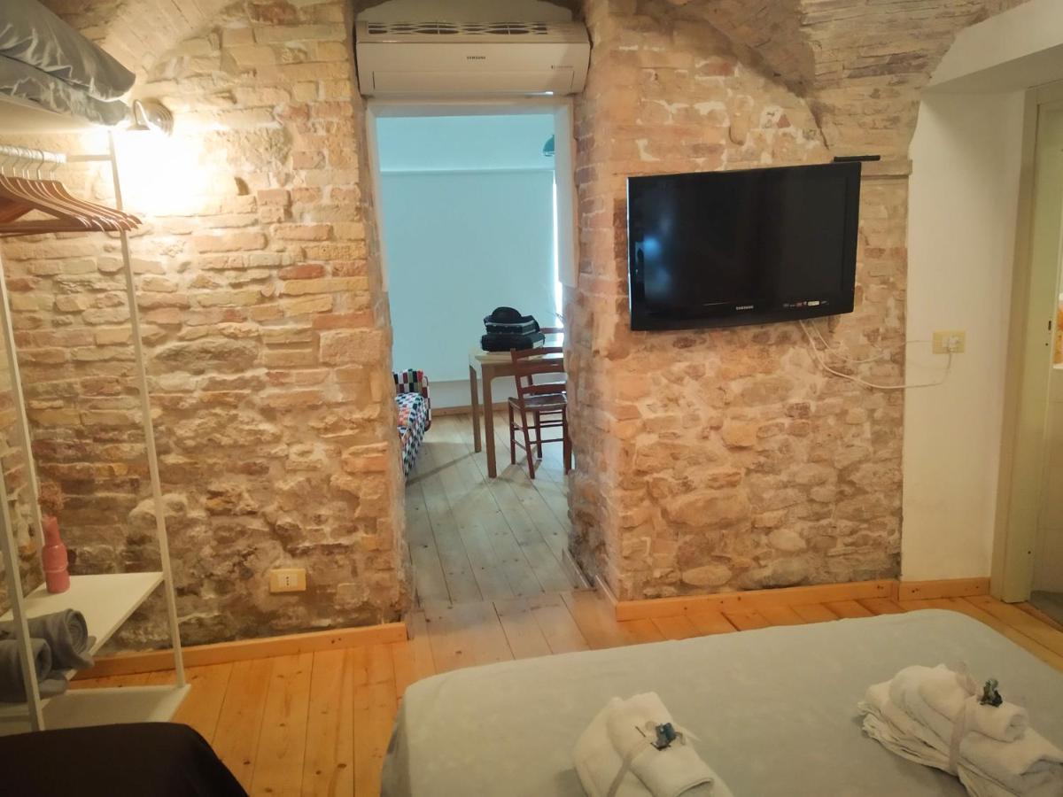 La Finestra Sul Cortile Atri Exterior foto
